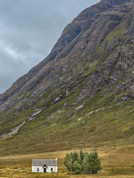 Small Cottage - Very Big Mountain